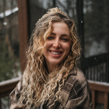 Headshot of Rebekah Hogan